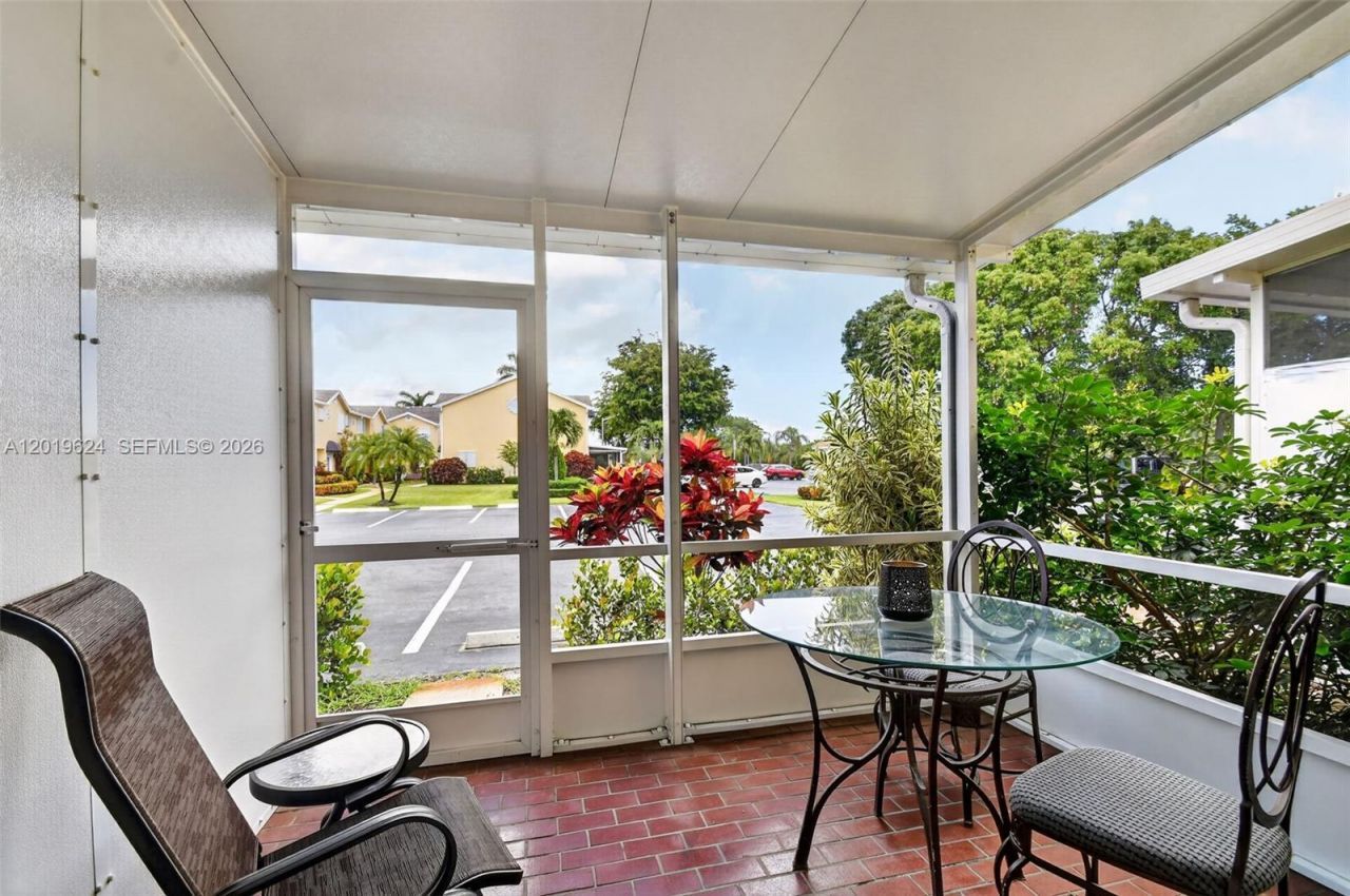 341 Waterside Dr , Unit 341, Hypoluxo, FL 33462 Photo