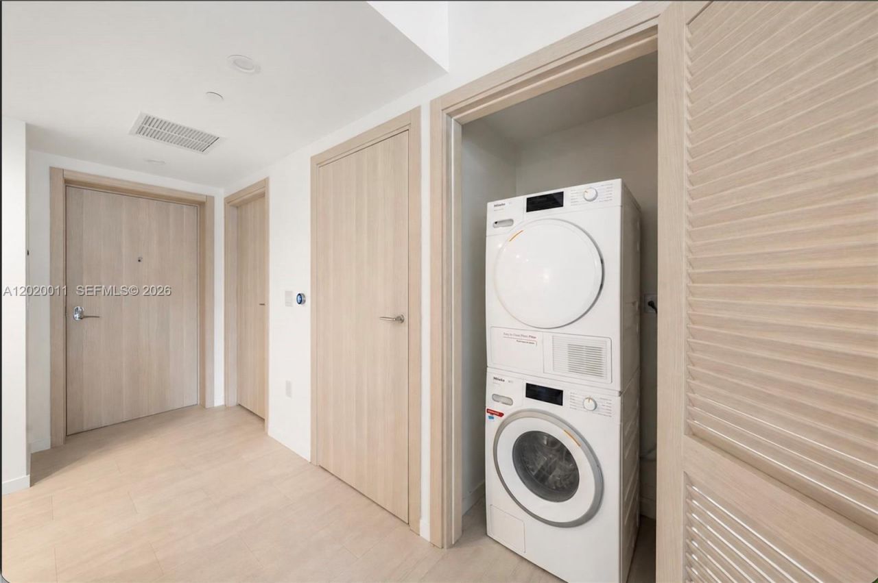 1000 Brickell Plz , Unit 4014, Miami, FL 33131 Photo