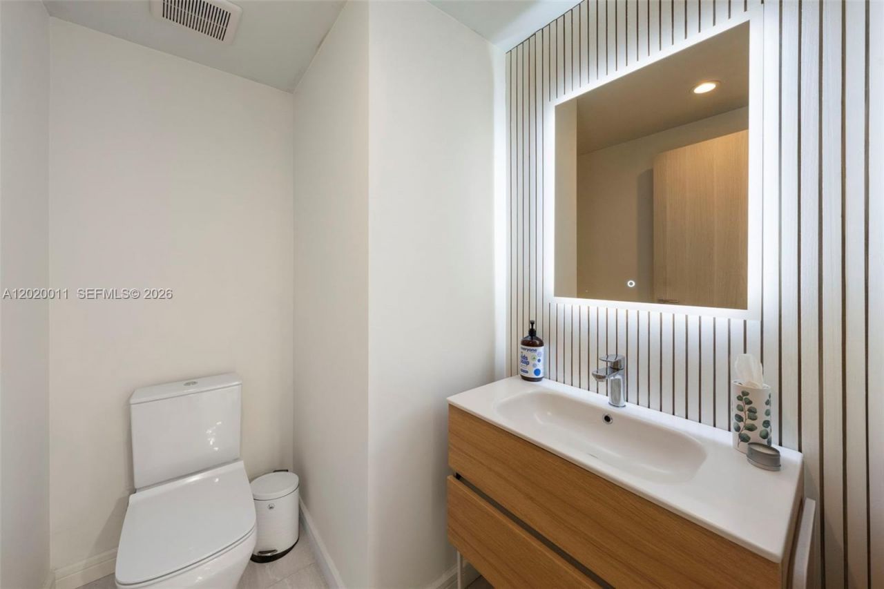 1000 Brickell Plz , Unit 4014, Miami, FL 33131 Photo
