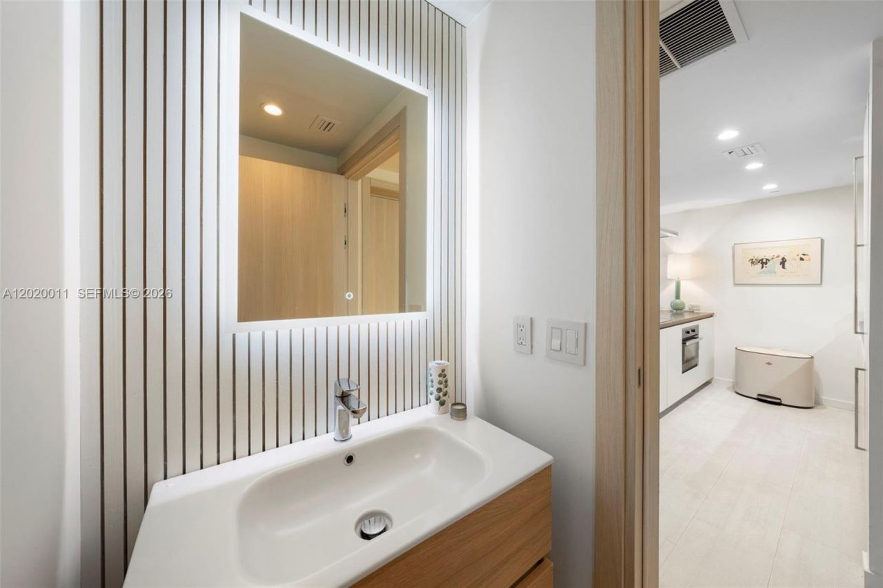 1000 Brickell Plz , Unit 4014, Miami, FL 33131 Photo