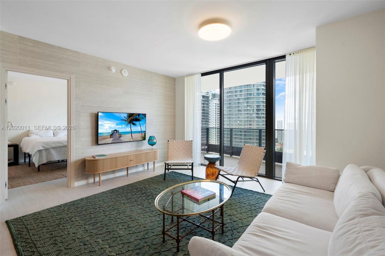 1000 Brickell Plz , Unit 4014, Miami, FL 33131 Photo