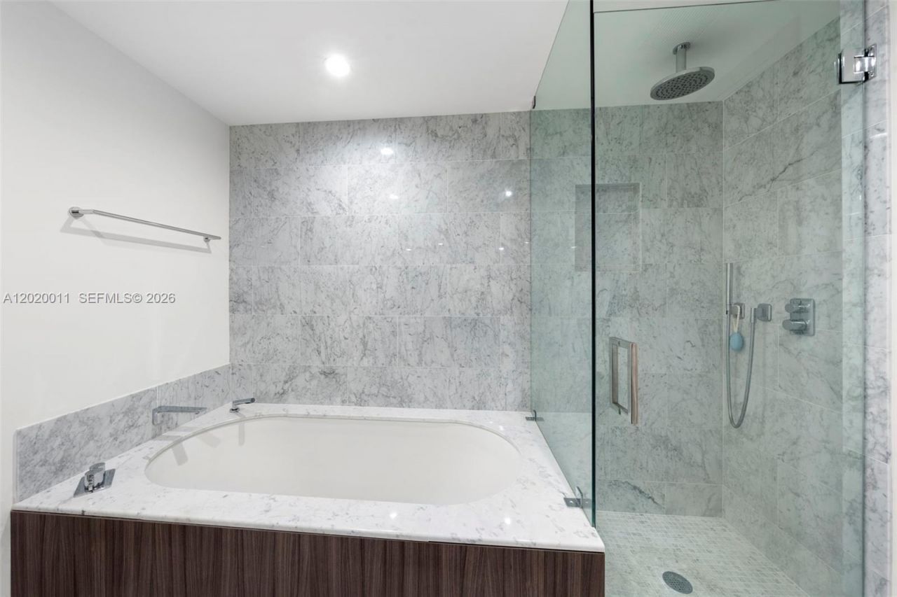 1000 Brickell Plz , Unit 4014, Miami, FL 33131 Photo