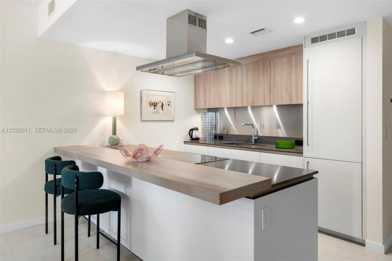 1000 Brickell Plz , Unit 4014, Miami, FL 33131 Photo