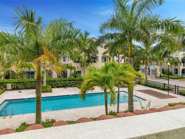 12432 NW 18th Ct , Pembroke Pines, FL 33028