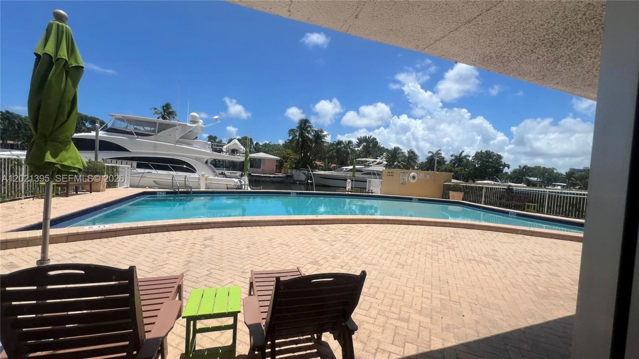 2020 NE 135th St , Unit 310, North Miami, FL 33181 Photo
