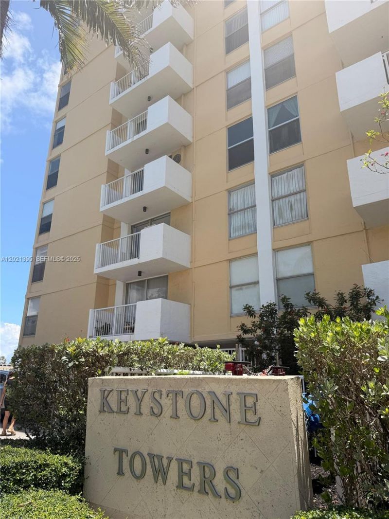 2020 NE 135th St , Unit 310, North Miami, FL 33181 Photo