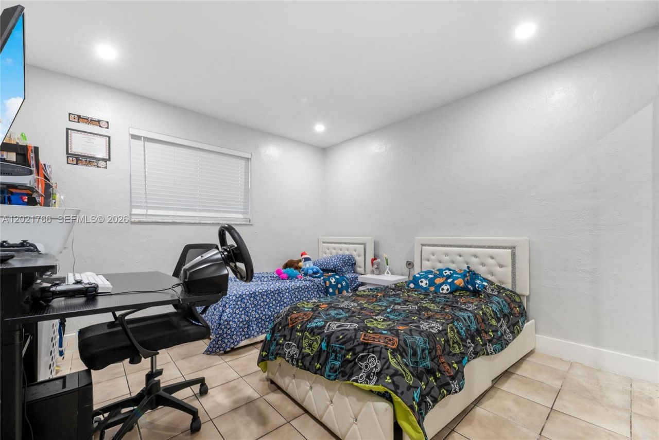 Please Call For Address, Unit 326, Hialeah, FL 33012 Photo