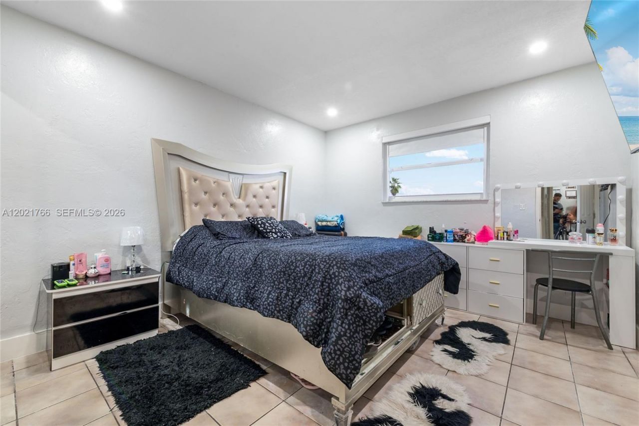 Please Call For Address, Unit 326, Hialeah, FL 33012 Photo