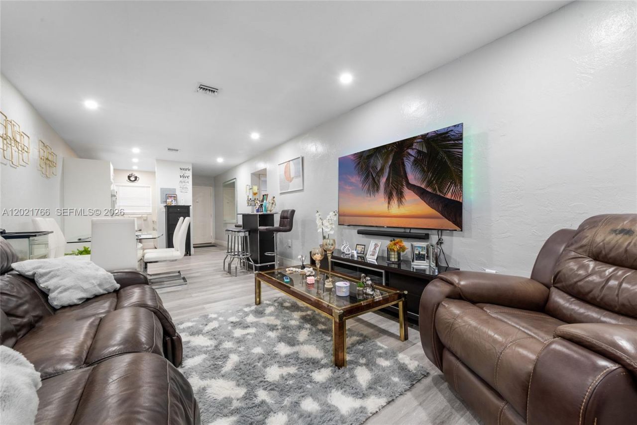 Please Call For Address, Unit 326, Hialeah, FL 33012 Photo