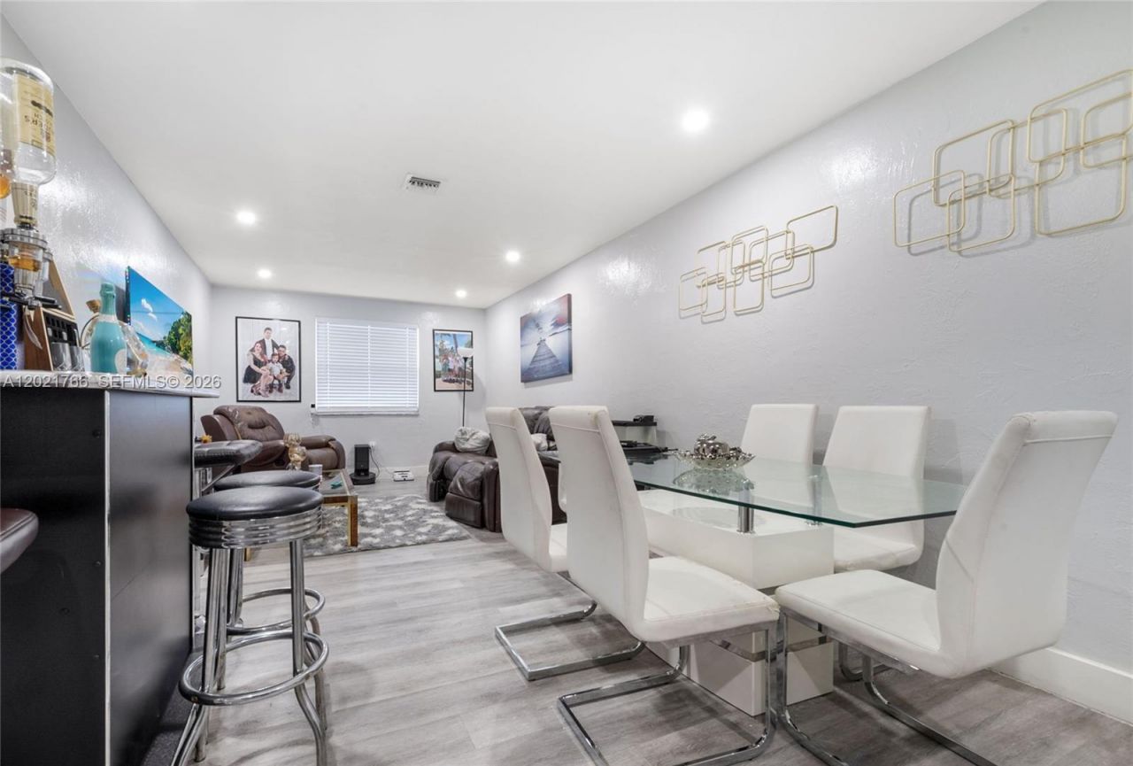 Please Call For Address, Unit 326, Hialeah, FL 33012 Photo