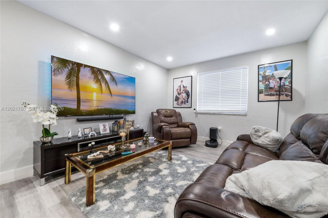 Please Call For Address, Unit 326, Hialeah, FL 33012 Photo
