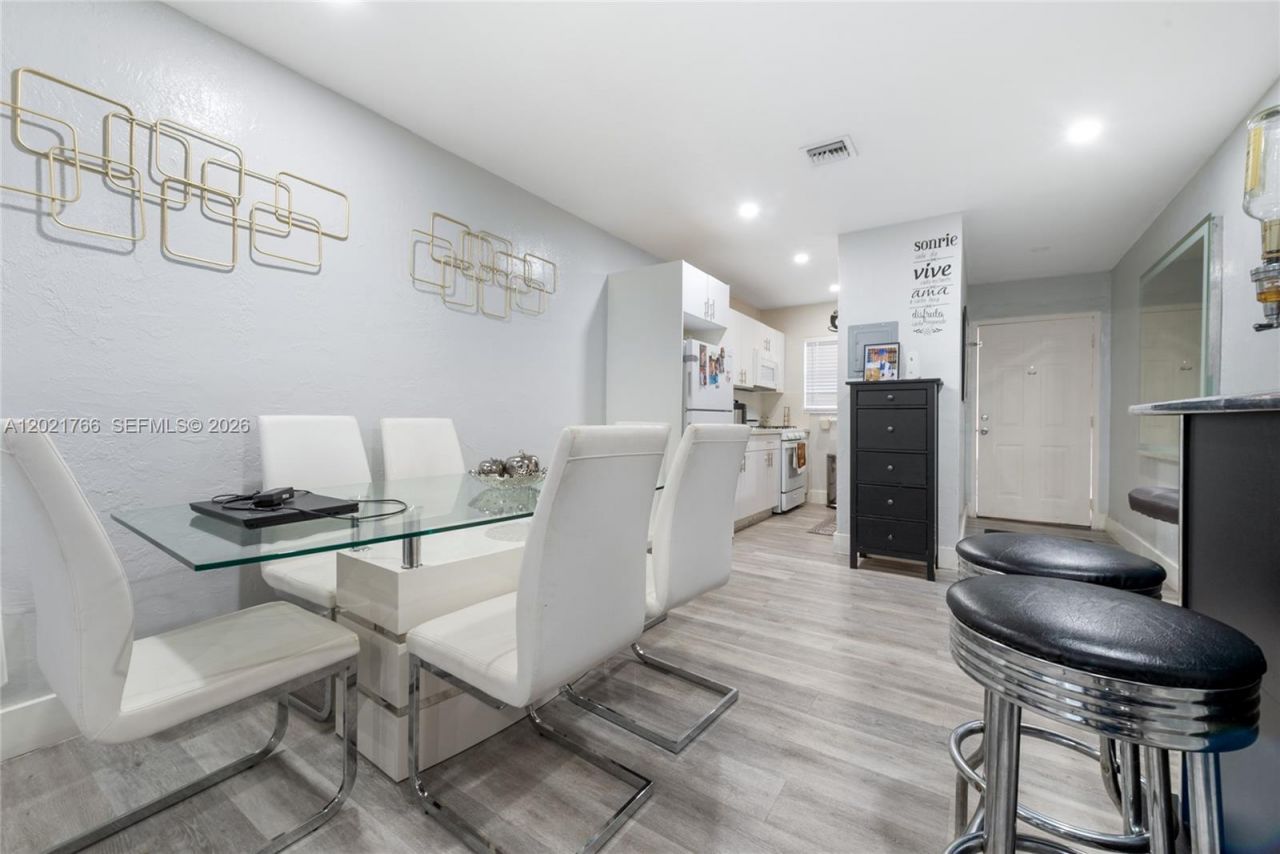 Please Call For Address, Unit 326, Hialeah, FL 33012 Photo