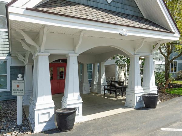 5 Sally Sweets Way, Unit 215, Salem, NH 03079