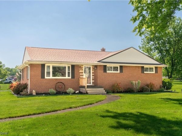 4260 Broadway Avenue NE, Louisville, OH 44641