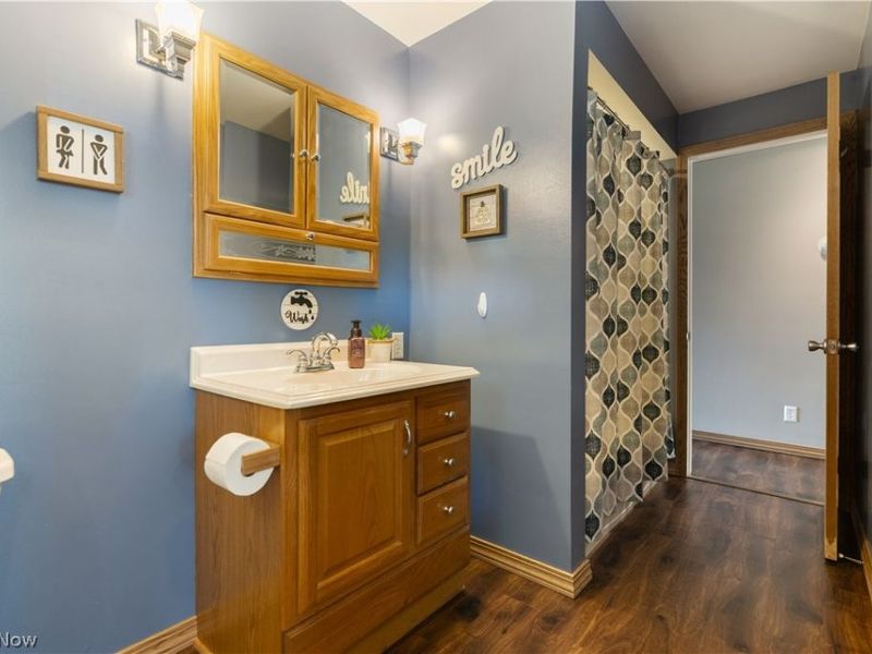 4260 Broadway Avenue NE, Louisville, OH 44641 Photo 13