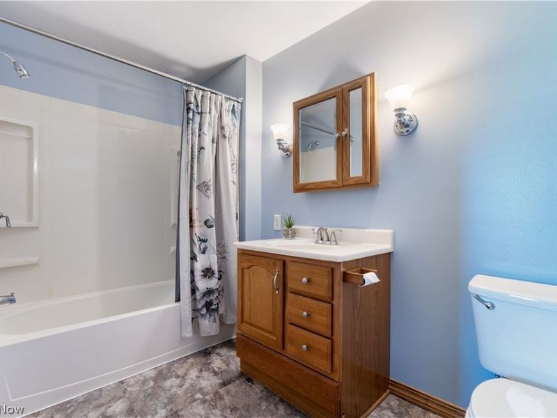 4260 Broadway Avenue NE, Louisville, OH 44641 Photo 21