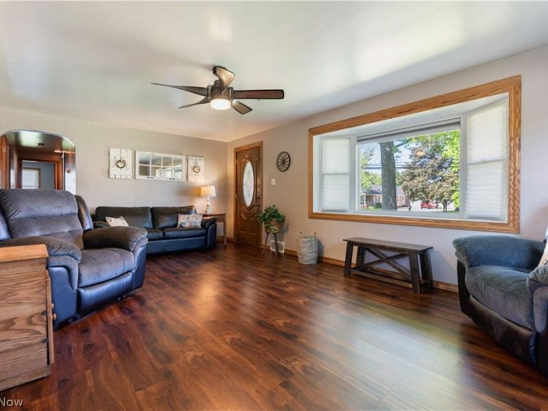 4260 Broadway Avenue NE, Louisville, OH 44641 Photo 5