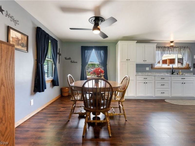 4260 Broadway Avenue NE, Louisville, OH 44641 Photo 6