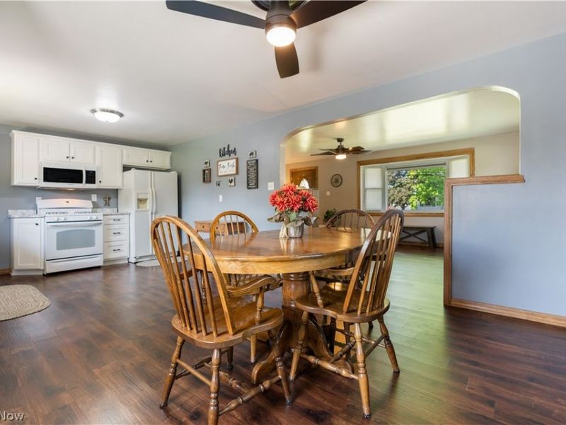 4260 Broadway Avenue NE, Louisville, OH 44641 Photo 8
