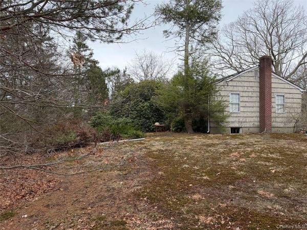 171 Stony Hollow Road , Greenlawn, NY 11740