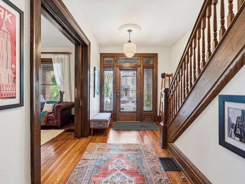 139 Warren Street , Columbus, OH 43215 Photo 5