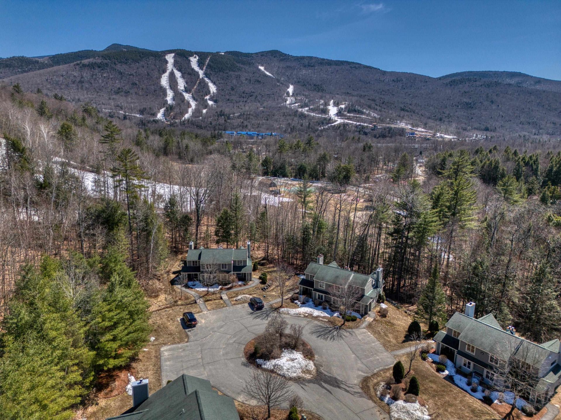 14 Hillside Circle, Unit 2, Lincoln, NH 03251 Main Photo
