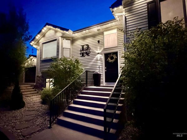 4525 Snake River Mesa Rd, Buhl, ID 83316