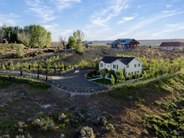 4525 Snake River Mesa Rd, Buhl, ID 83316