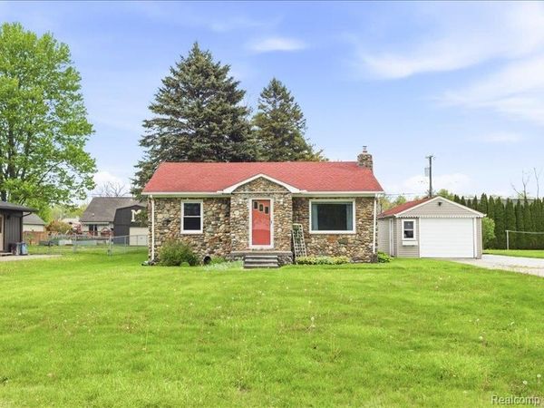 87 Connecticut Avenue , Marysville, MI 48040