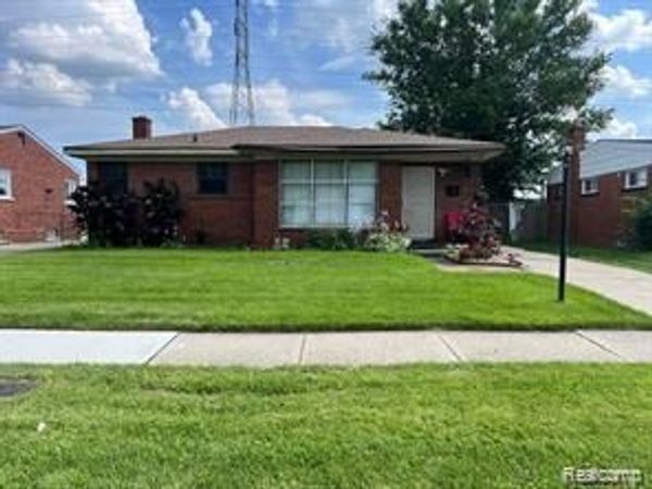 22599 Fullerton Street, Detroit, MI 48223
