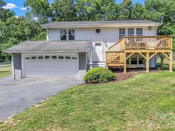 13 Spring Lake Drive, Fletcher, NC 28732