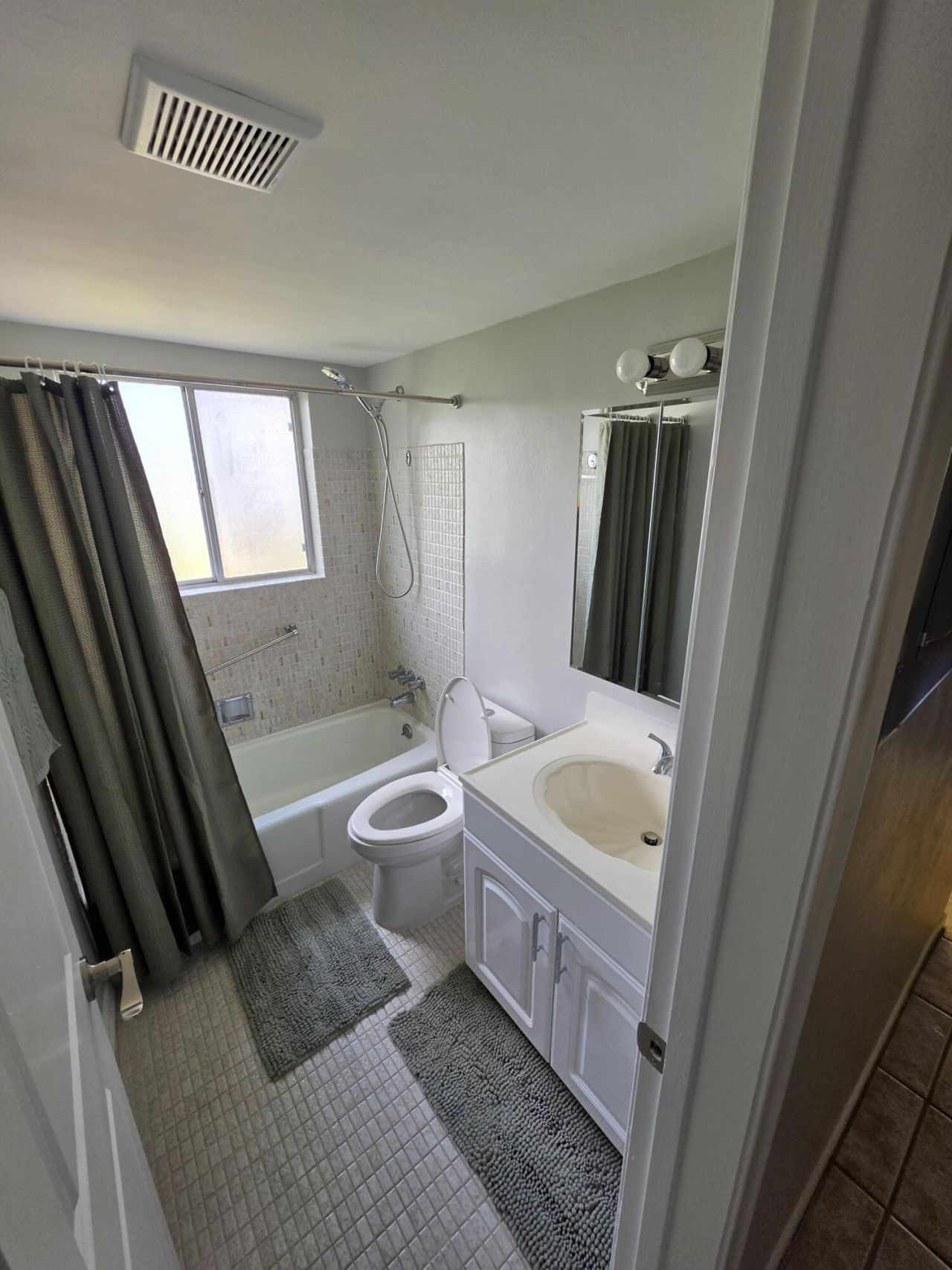 3320 Lake Osborne Drive, Unit 109, Lake Worth Beach, FL 33461 Photo