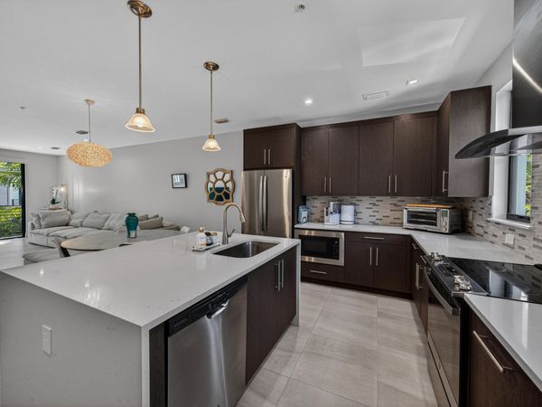 625 NE 22nd Drive, Wilton Manors, FL 33305
