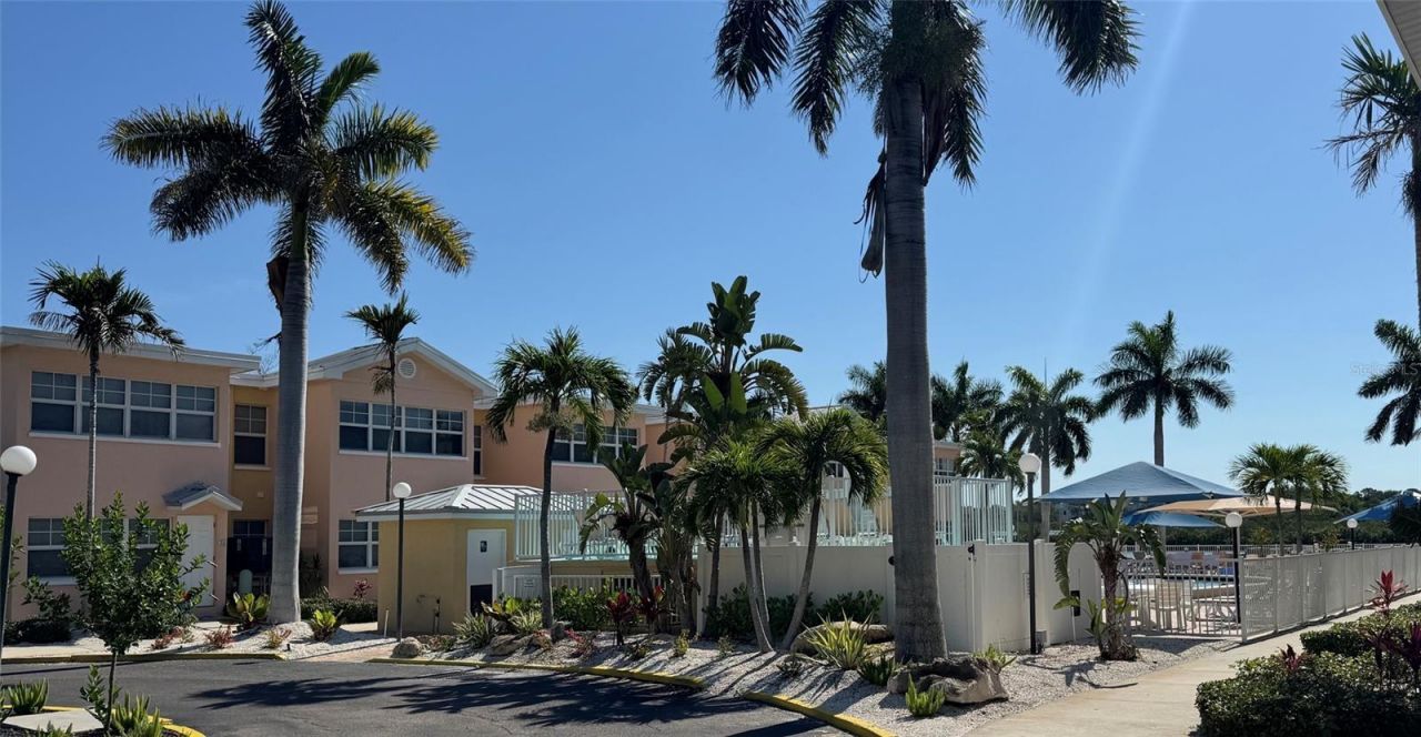 19417 Gulf Boulevard, Unit E103, Indian Rocks Beach, FL 33785 Photo