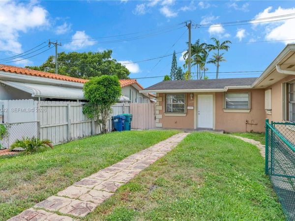 11381 SW 7th Ter, Sweetwater, FL 33174