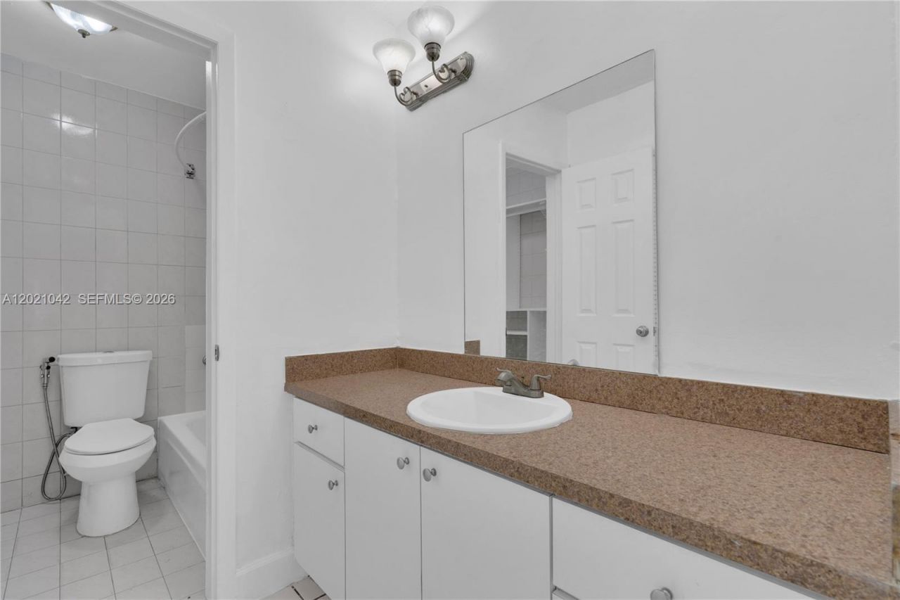 11381 SW 7th Ter, Sweetwater, FL 33174 Photo