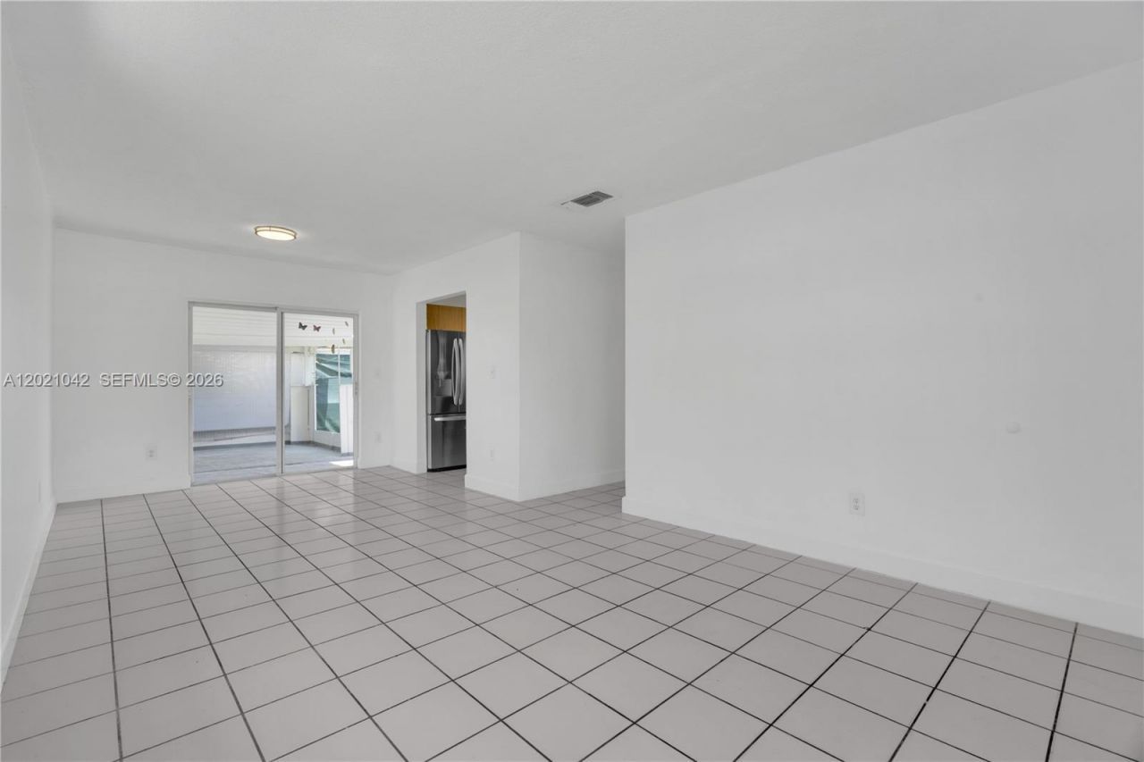 11381 SW 7th Ter, Sweetwater, FL 33174 Photo