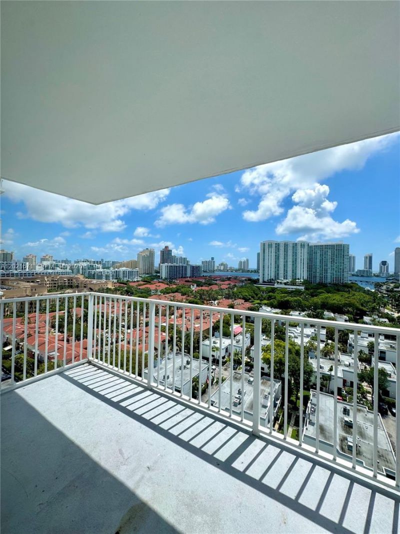 2851 NE 183rd St , Unit 1607E, Aventura, FL 33160 Photo