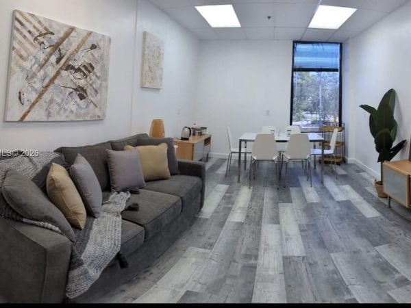 12550 Biscayne Blvd , Unit 220, North Miami, FL 33181
