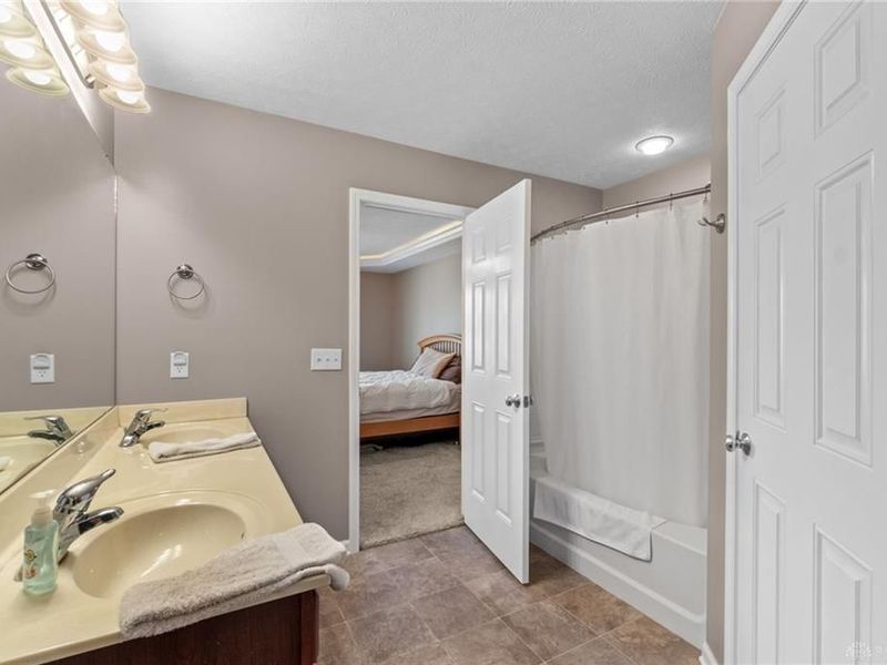 665 King Richard Court, Troy, OH 45373 Photo 25