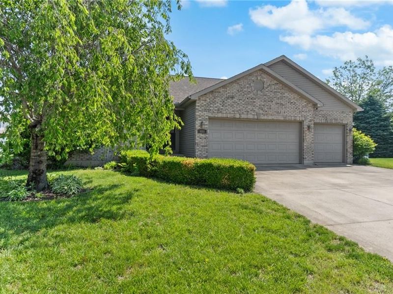 665 King Richard Court, Troy, OH 45373 Photo 3