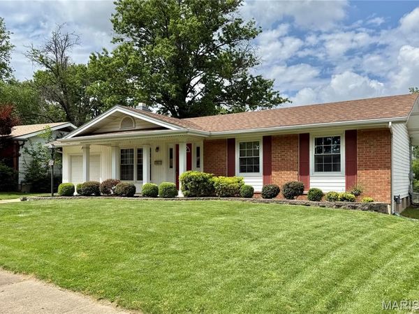 1489 Brenthaven Lane, St Louis, MO 63031