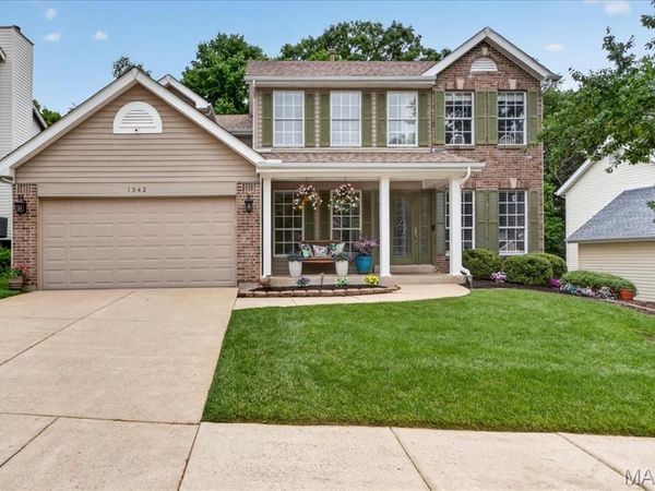 1342 Oak Borough Drive, Ballwin, MO 63021