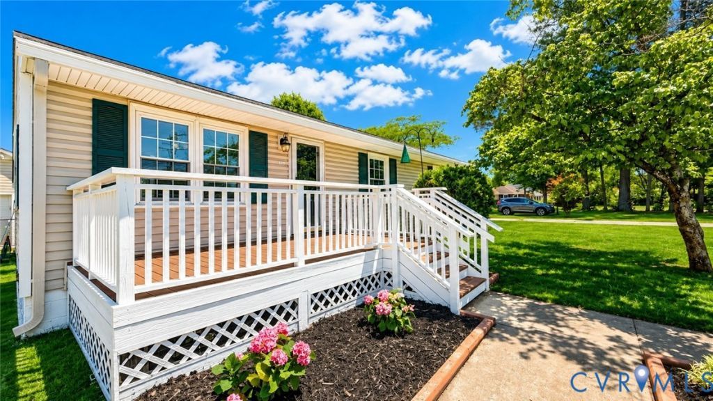 570 Harpersville Road, Newport News, VA 23601 Main Photo