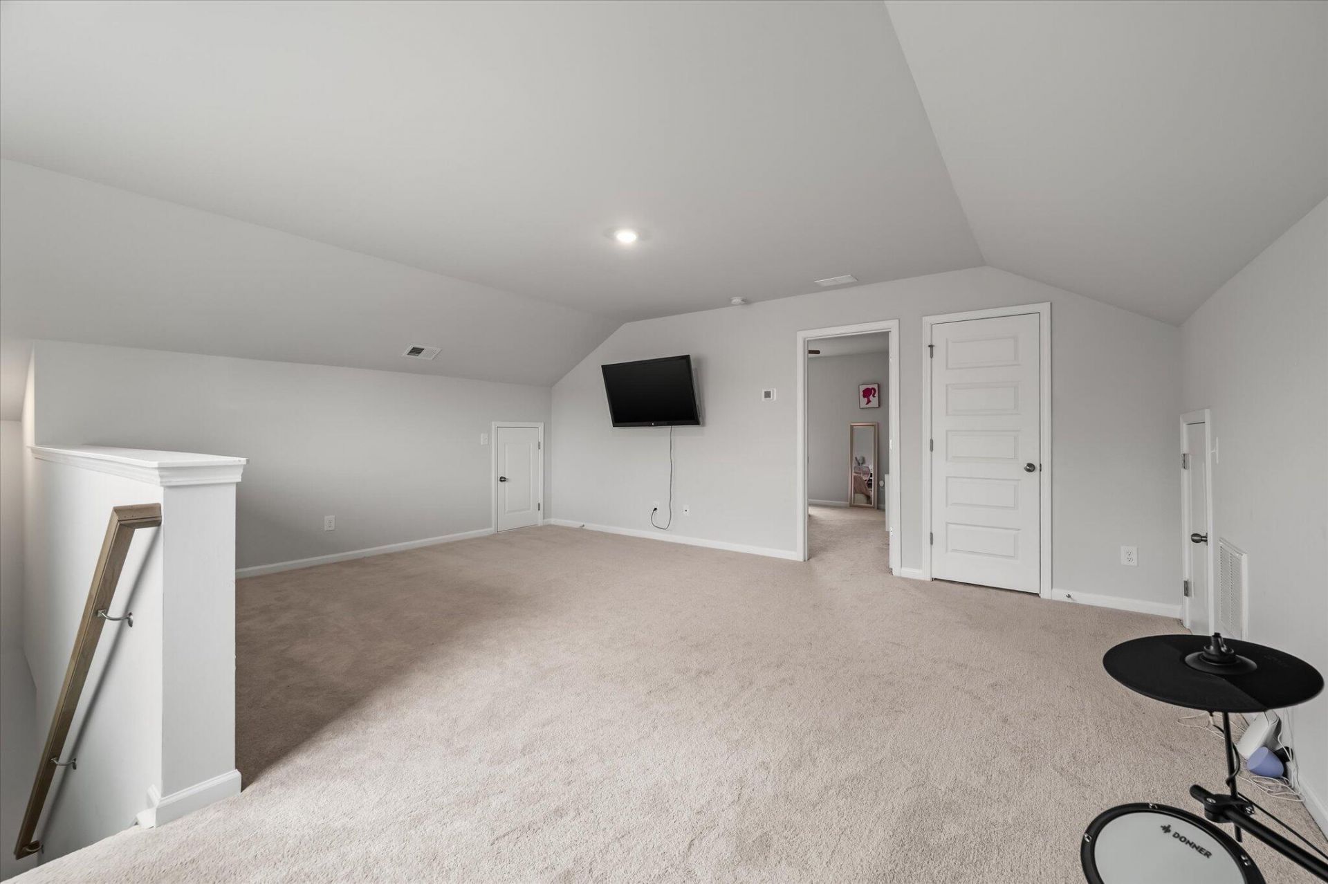 87 Red Bluff Street Photo 18