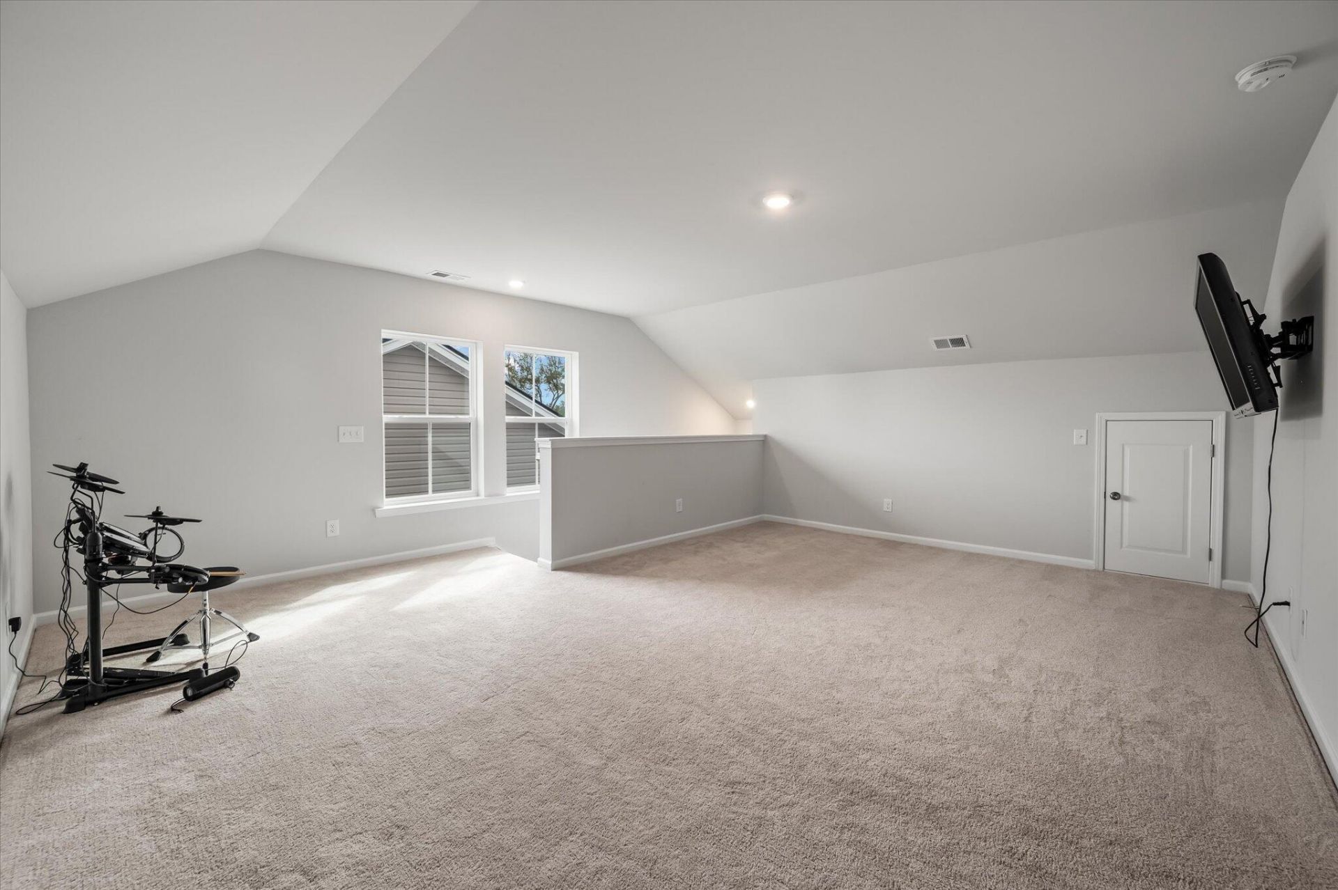 87 Red Bluff Street Photo 19