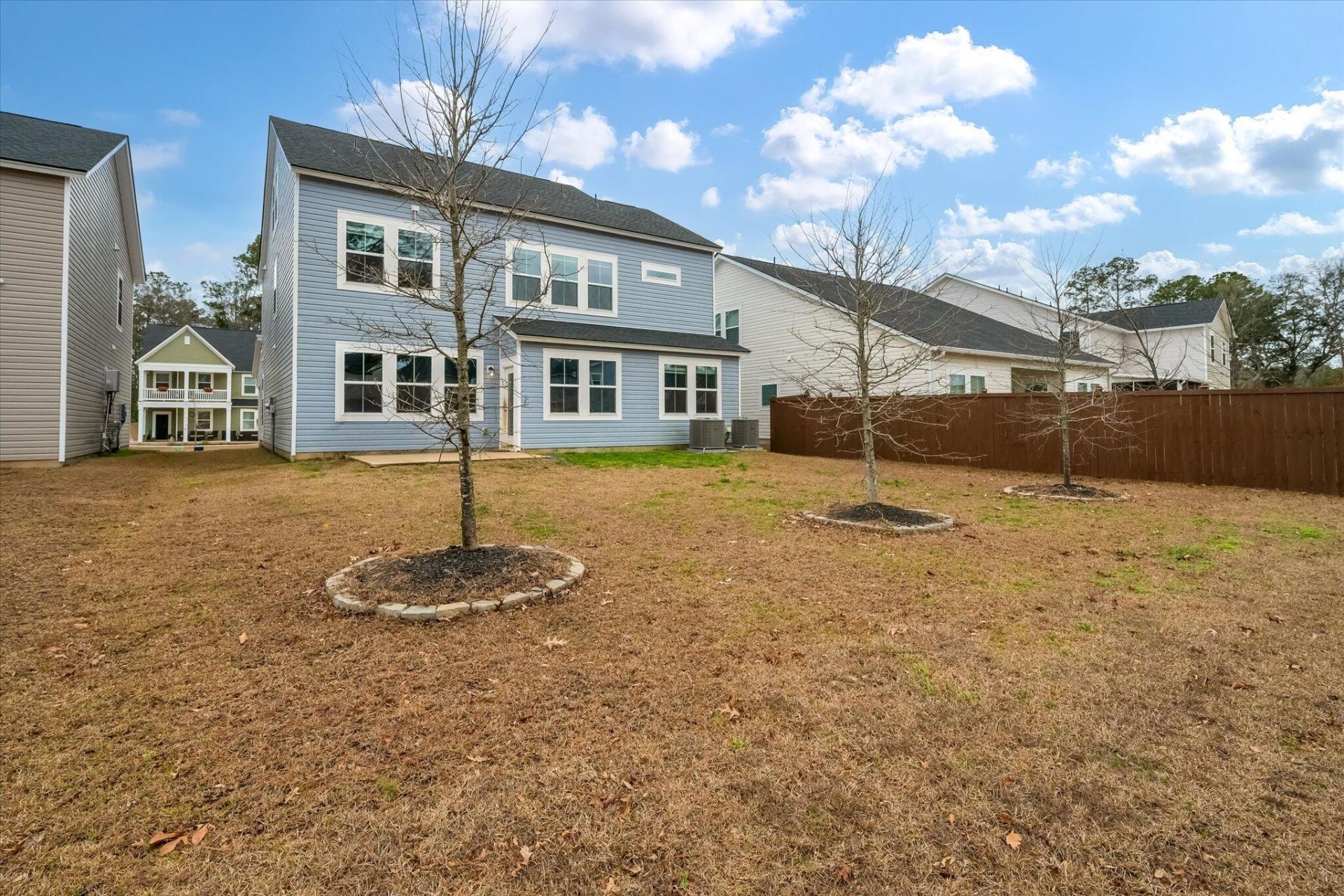 87 Red Bluff Street Photo 23