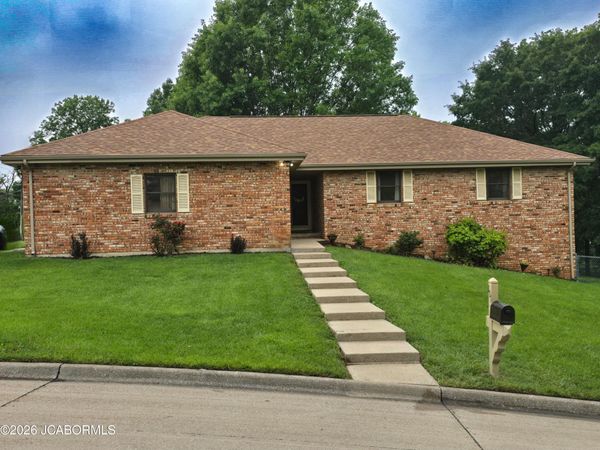 101 KINGSBURY COURT, Jefferson City, MO 65109