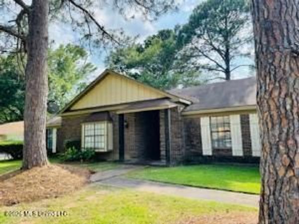 5055 Romany Drive, Jackson, MS 39211