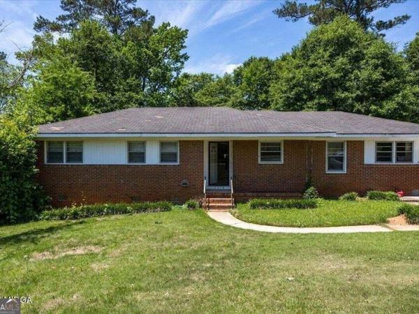 2418 Tredway Drive, Macon, GA 31211